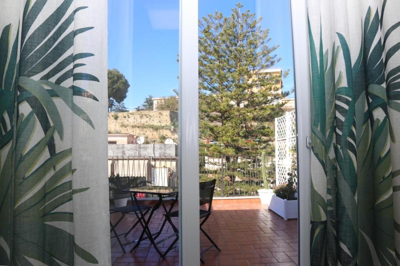 B&B La Dimora Di Nonno Lucio Pozzuoli Luaran gambar
